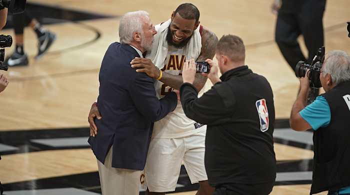lebron-james-gregg-popovich.jpg